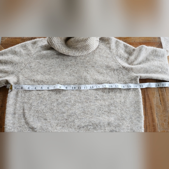 Babaton Women's Turtleneck Sweater - Picture 8 of 9